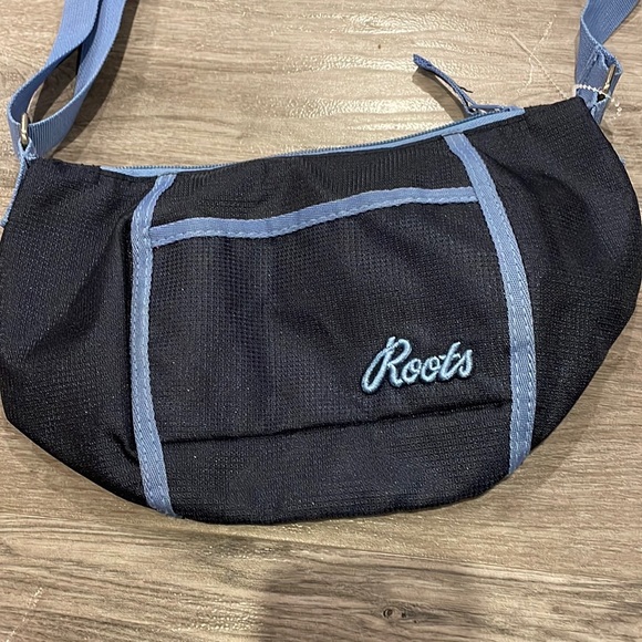 EUC Roots Crossbody Crescent Shape Hobo Bag Purse Blue - Picture 3 of 10